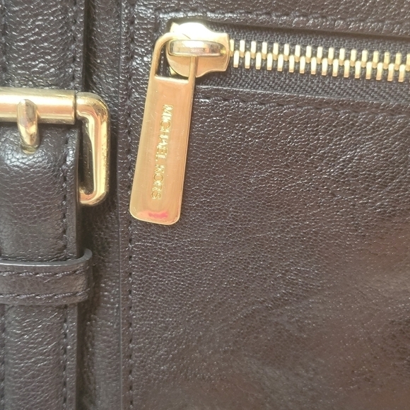 MICHAEL Michael Kors McGraw Medium Messenger Bag - Picture 11 of 12